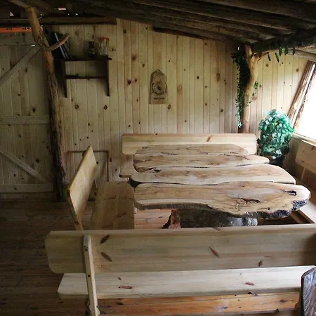 Tihiat Kut Ananievi Guest house *